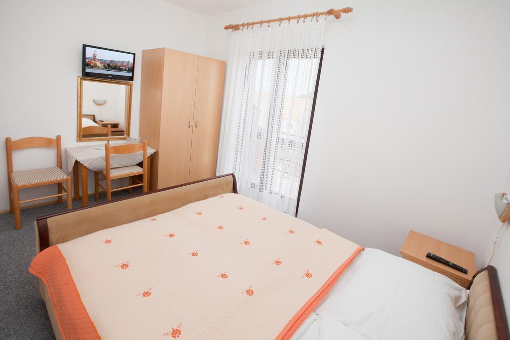 Pansion Maria Bed & Breakfast Zadar Room photo